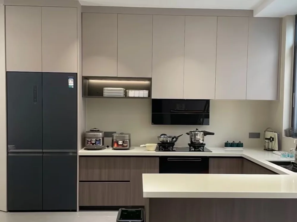 Custom kitchen cabinets manufactured in Foshan for overseas home and project buyers