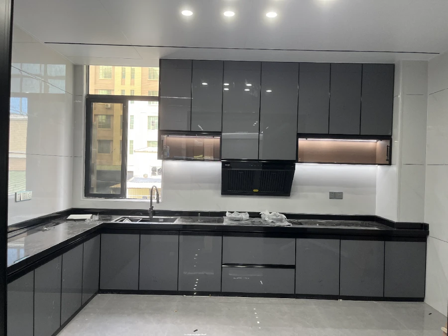 L-shaped kitchen cabinets for custom kitchen layouts