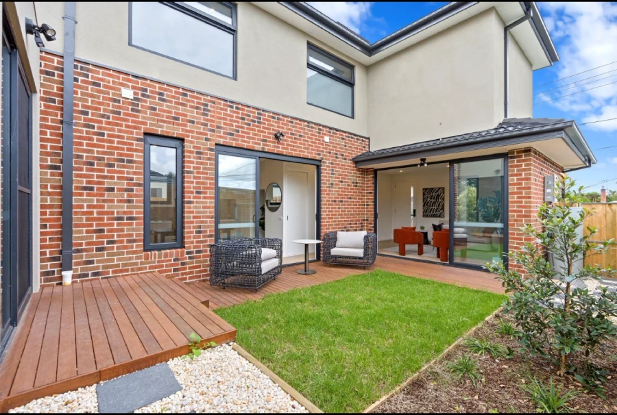 Australia private villa backyard and exterior window reference