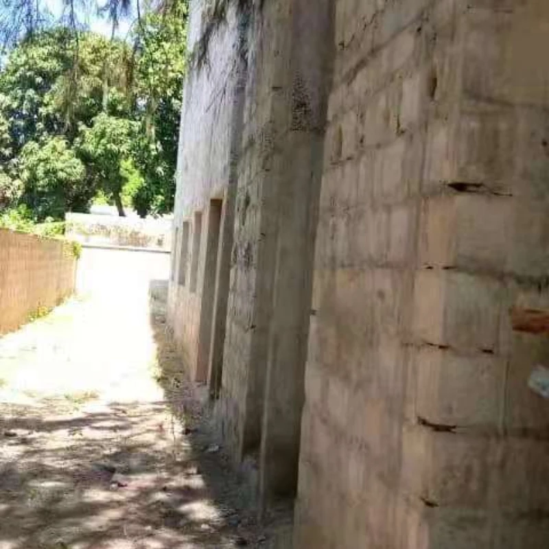 Site access area beside the Senegal hospital project building